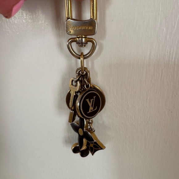 Louis Vuitton Black & Gold Enamel Key Chain/Bag Charm - Picture 10 of 12